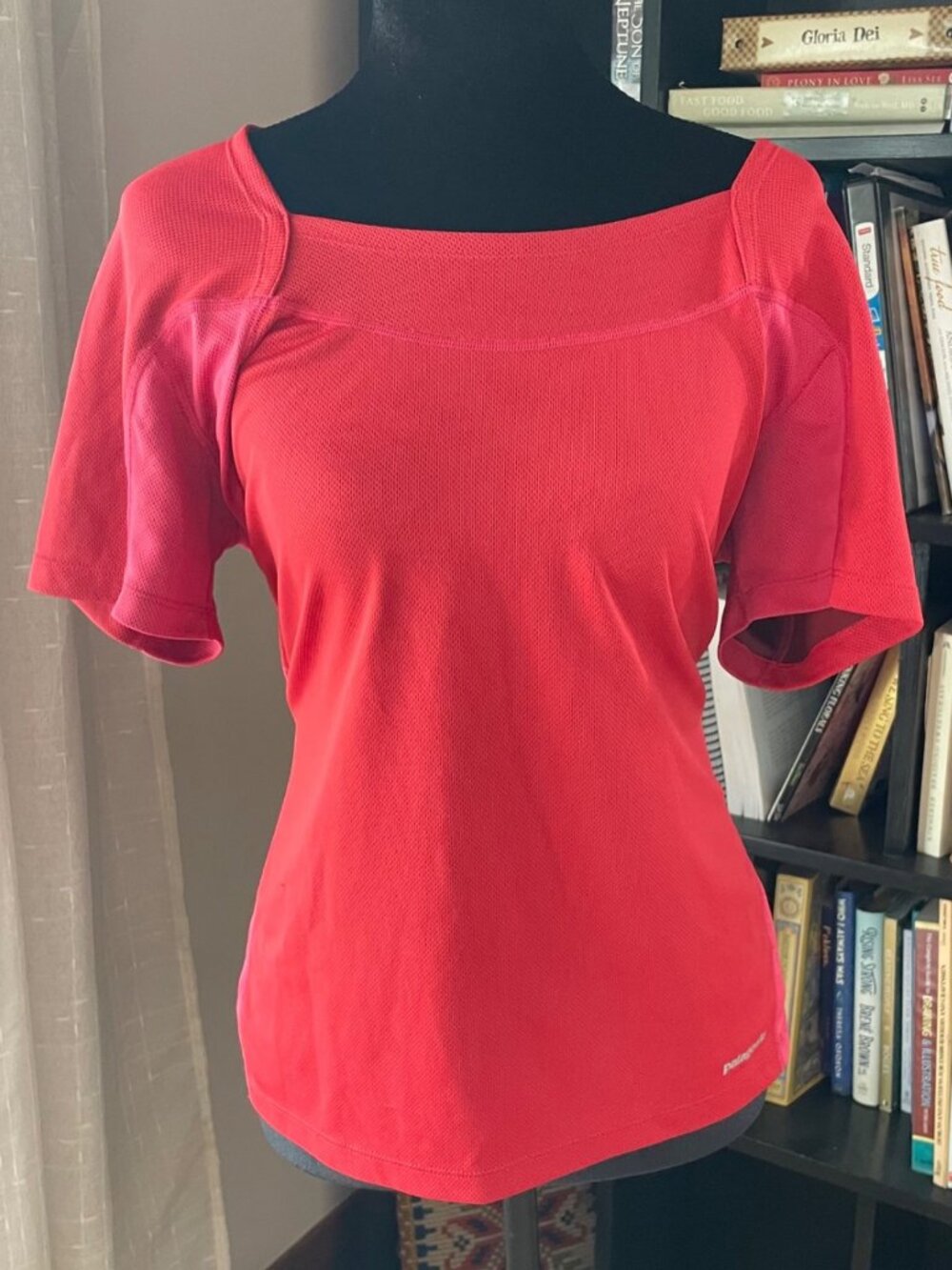 Patagonia Tee Shirt Top Red Womens L Gorpcore Normcore Crunchy Mom Lightweight